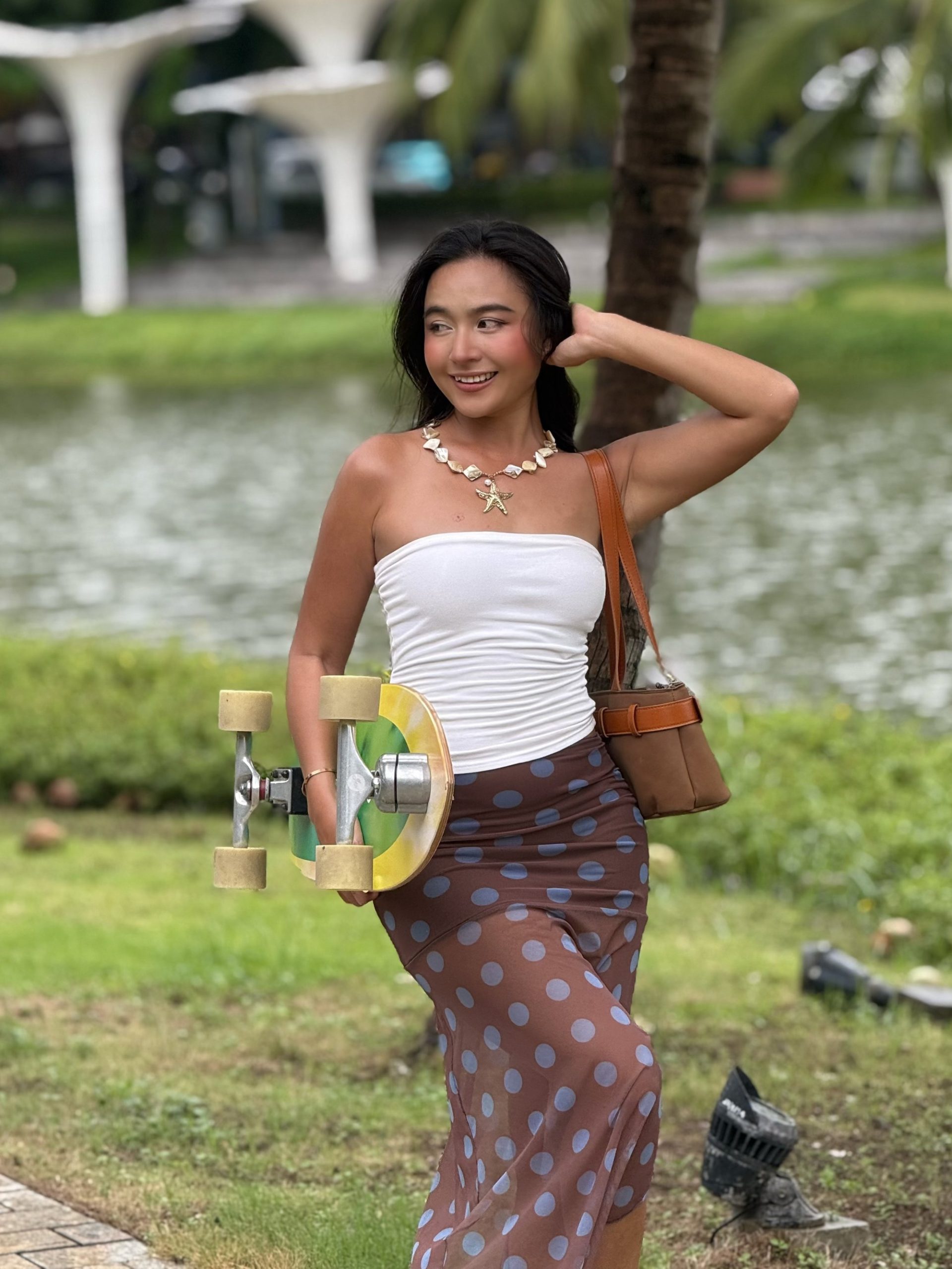 Nàng thiết kế đồ họa 9X lướt ván đi chợ giữa phố Sài Gòn: Bí quyết sống chất ở ngưỡng tuổi 30