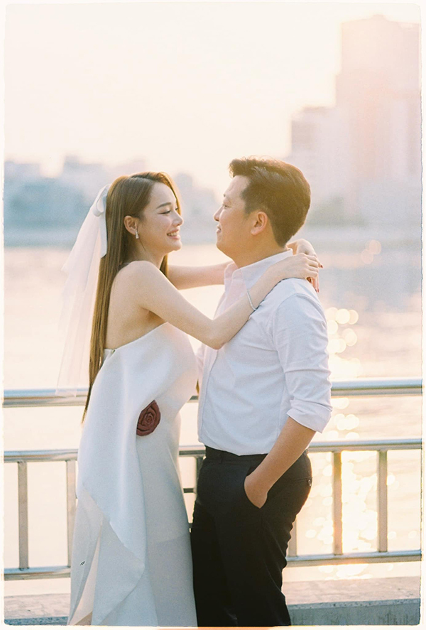 Đứng trước 'khoảng lặng' 20 năm sự nghiệp: Trường Giang - Nhã Phương giải bài toán tái xuất ra sao?