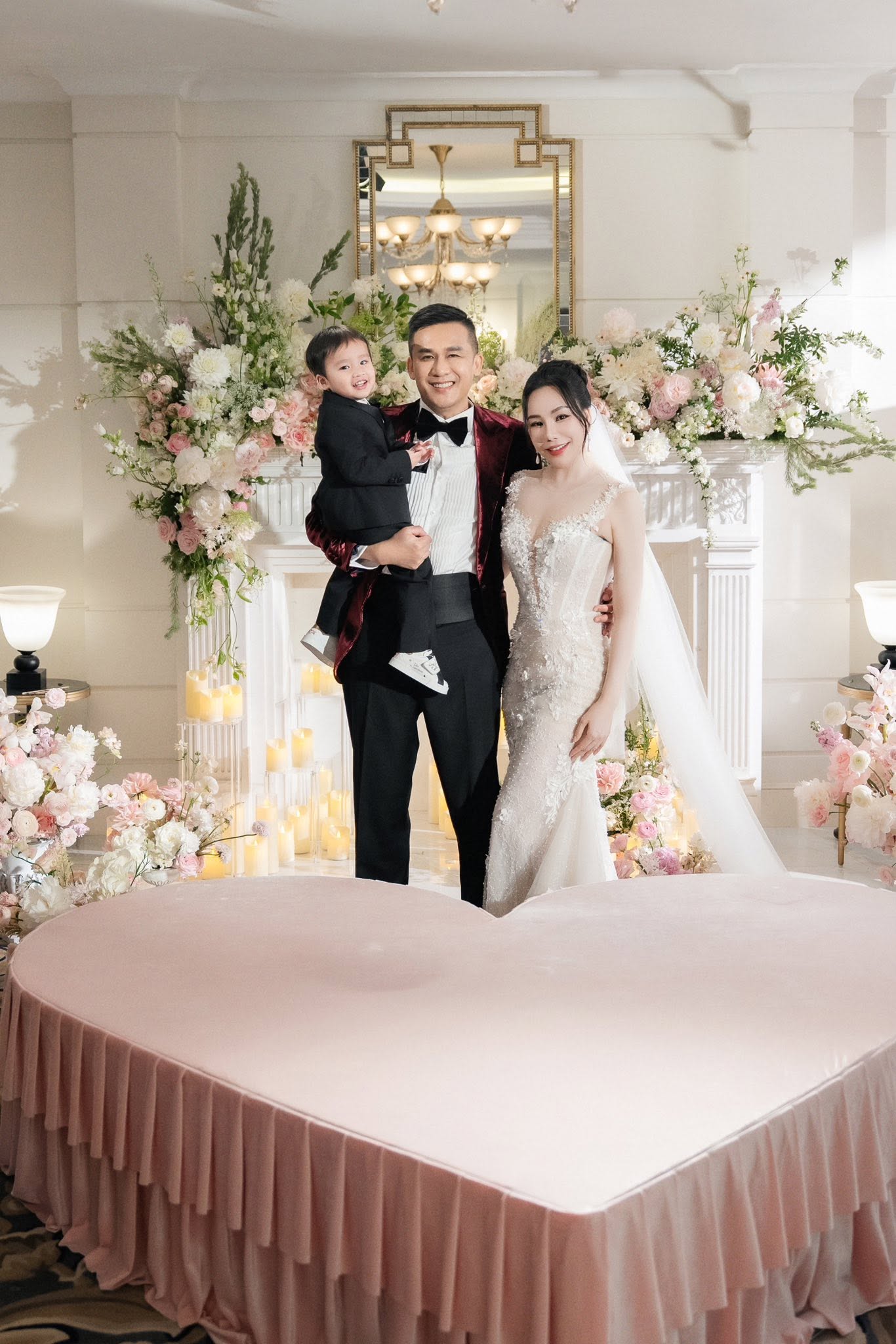 Cuộc sống viên mãn của Hồ Quỳnh Hương: Từ cô bé nhặt phế liệu mưu sinh đến chủ nhân biệt thự 600m2