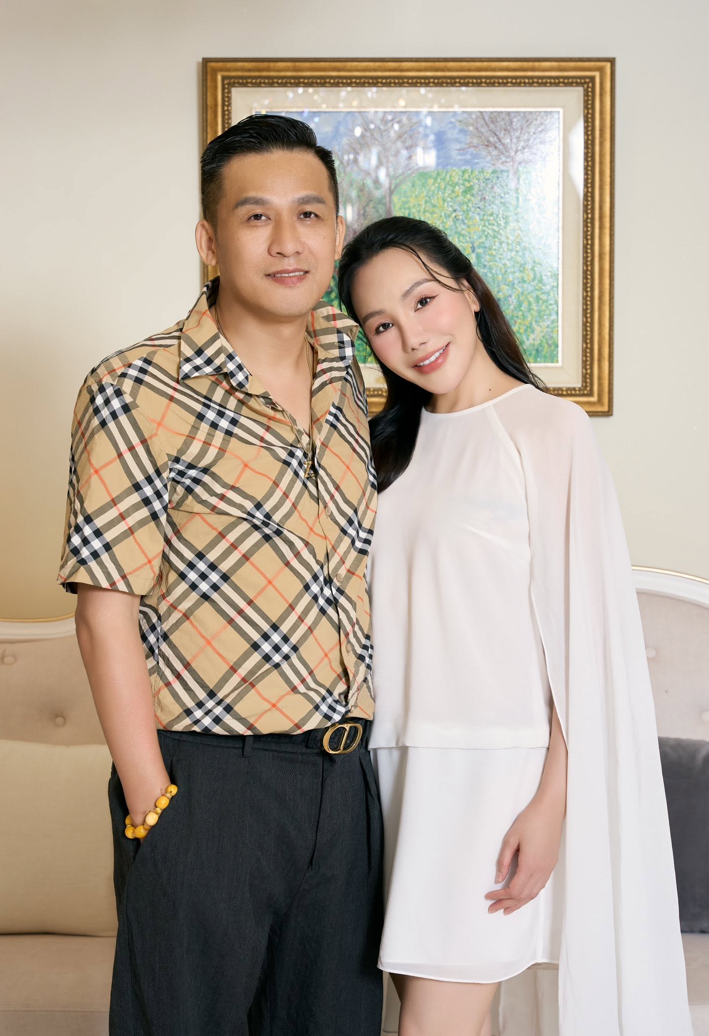 Cuộc sống viên mãn của Hồ Quỳnh Hương: Từ cô bé nhặt phế liệu mưu sinh đến chủ nhân biệt thự 600m2
