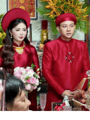 Hoài Lâm rạng rỡ đón dâu tại quê nhà, bà xã kém 9 tuổi gây chú ý với vòng hai khác lạ