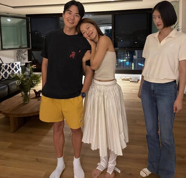Song Hae Na bị soi khoảnh khắc thân thiết với chồng bạn thân, người trong cuộc lên tiếng bằng hành động