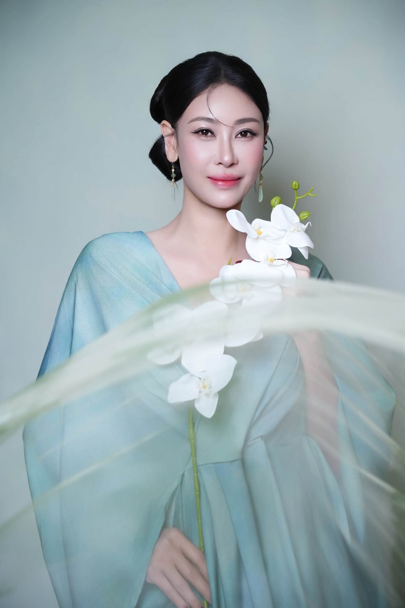Hà Kiều Anh: Từ Hoa hậu đăng quang tuổi 16 đến tổ ấm viên mãn bên doanh nhân Huỳnh Trung Nam