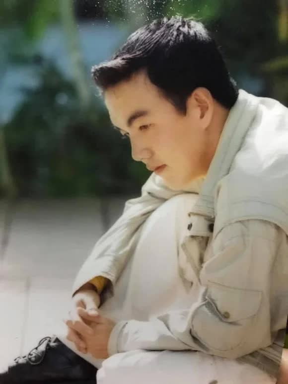 Quốc Thuận: Từ ngày không đủ tiền đưa cha về quê đến MC Vượt Lên Chính Mình bán bánh mì ở Sài Gòn