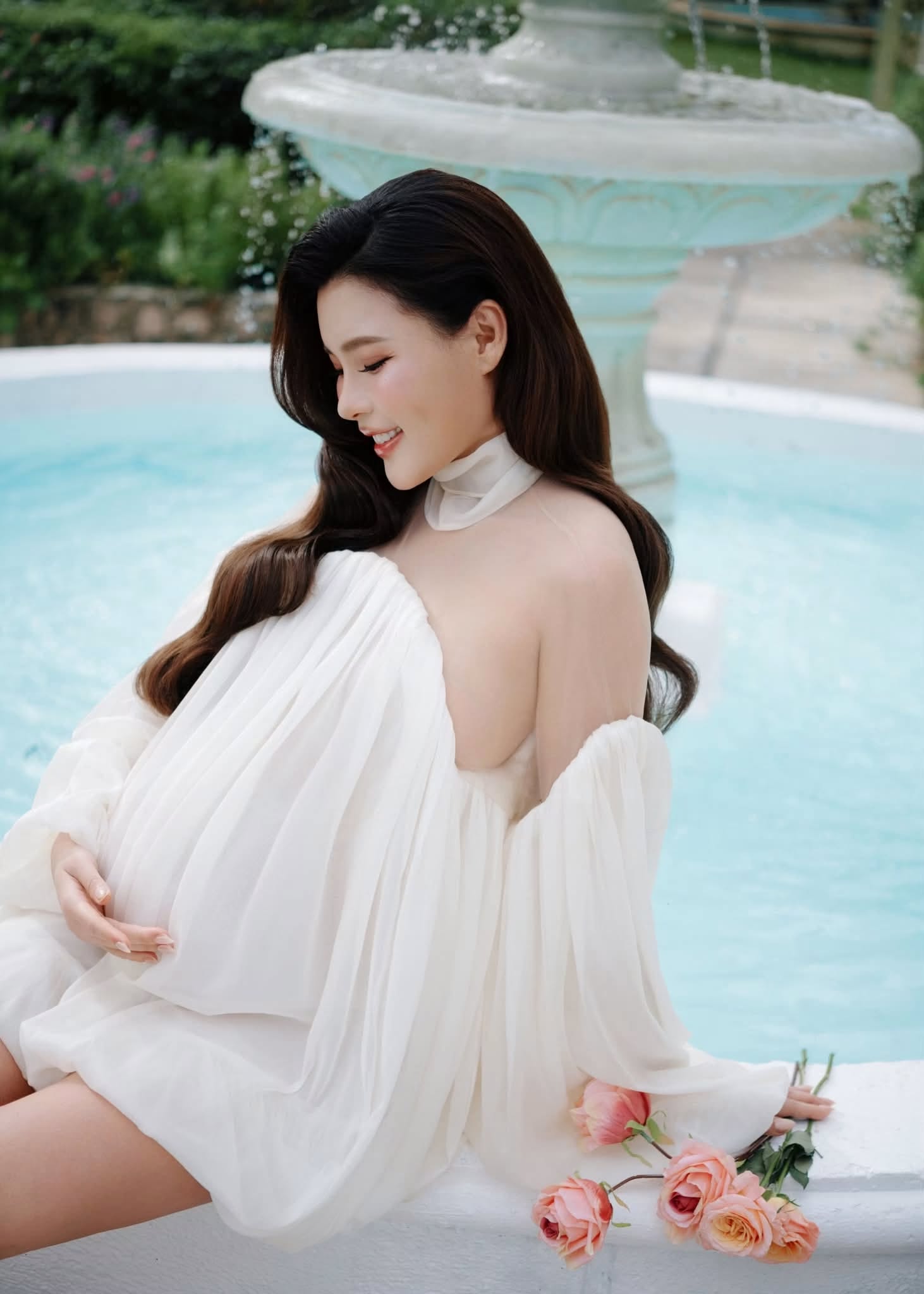 Thúy Diễm hạ sinh con gái, Lương Thế Thành xúc động chào đón bé Rosie