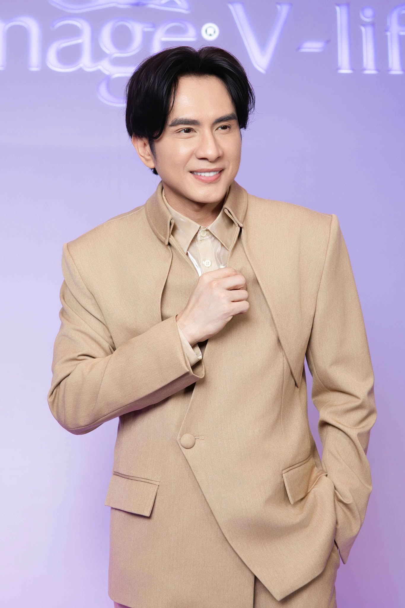 Đan Trường tuổi 50: Vẫn chạy show đều, mở quán cà phê mang dấu ấn “anh Bo”