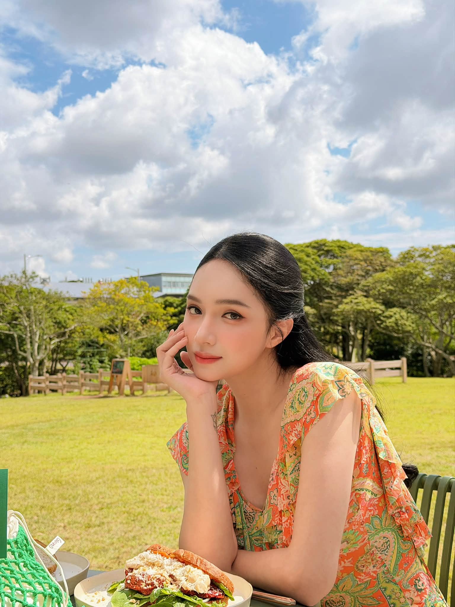 Hương Giang và Phú Cường vướng nghi vấn rạn nứt sau loạt động thái khác thường