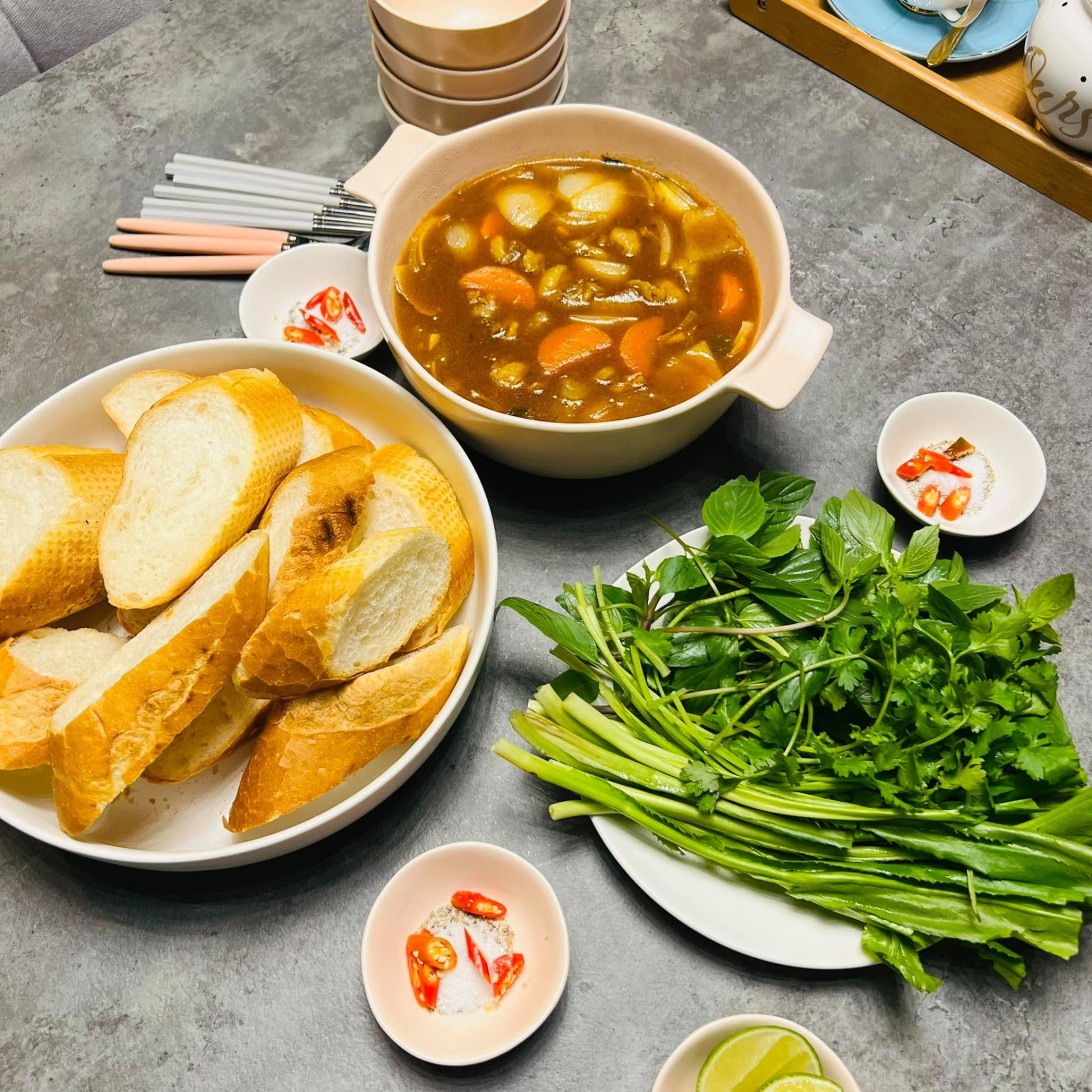 Góc bếp đời thường của LyLy: Mâm cơm Việt giản dị mà đủ đầy