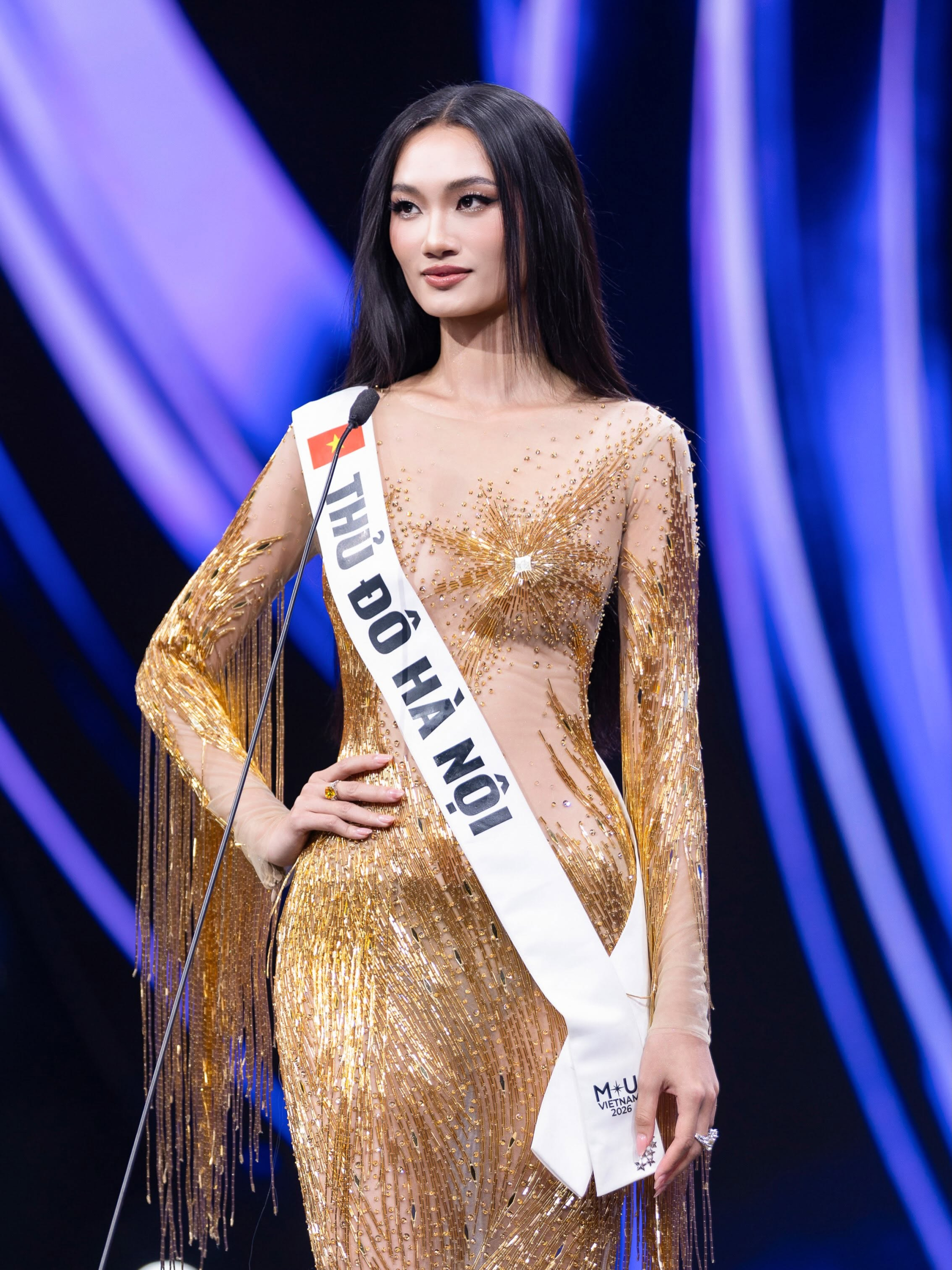 Hoa hậu Quỳnh Anh bị tạm dừng biểu diễn 6 tháng sau vụ lộ nội dung nhóm chat
