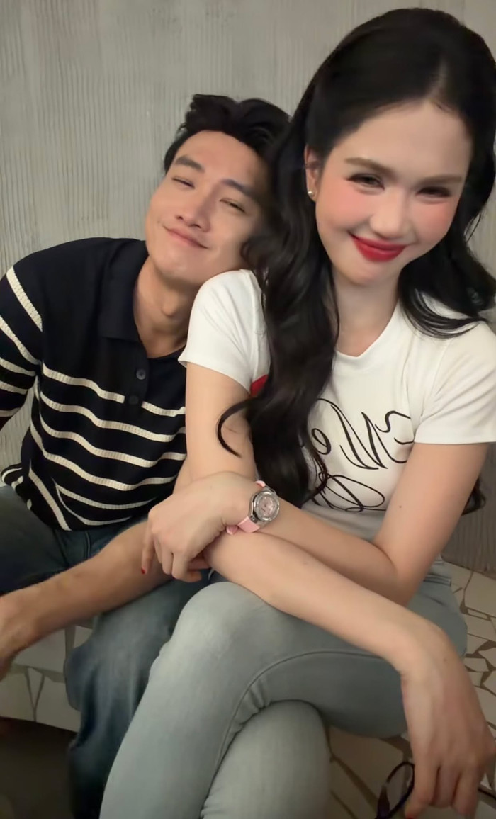 Ngọc Trinh và Quốc Trường gây chú ý với loạt khoảnh khắc thân thiết