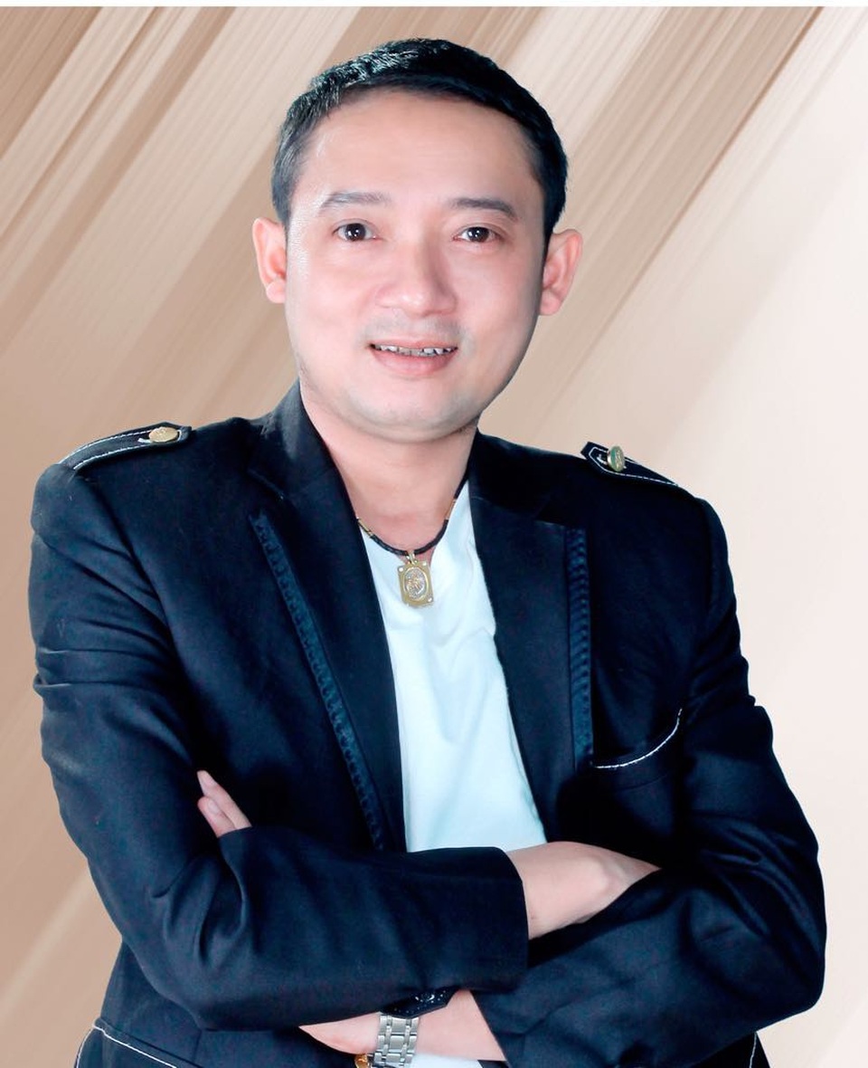 [Tiêu điểm] Diễn viên hài sinh năm 1975 3 đời vợ: Từng trượt đại học 2 lần, nổi tiếng nhờ tiểu phẩm làm cho vui