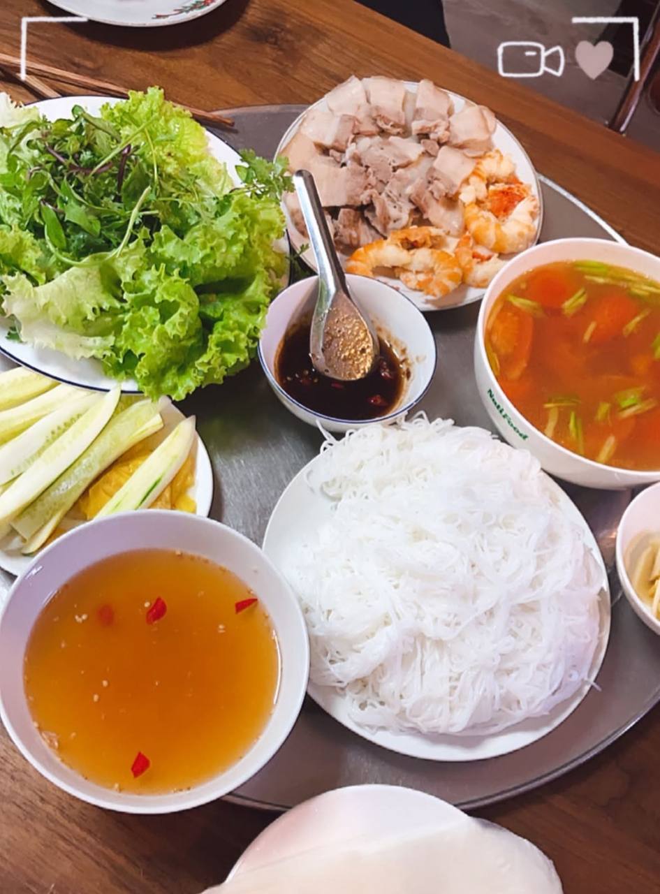[Tiêu điểm] Mâm cơm nhà của Đỗ Mỹ Linh và chồng Chủ tịch