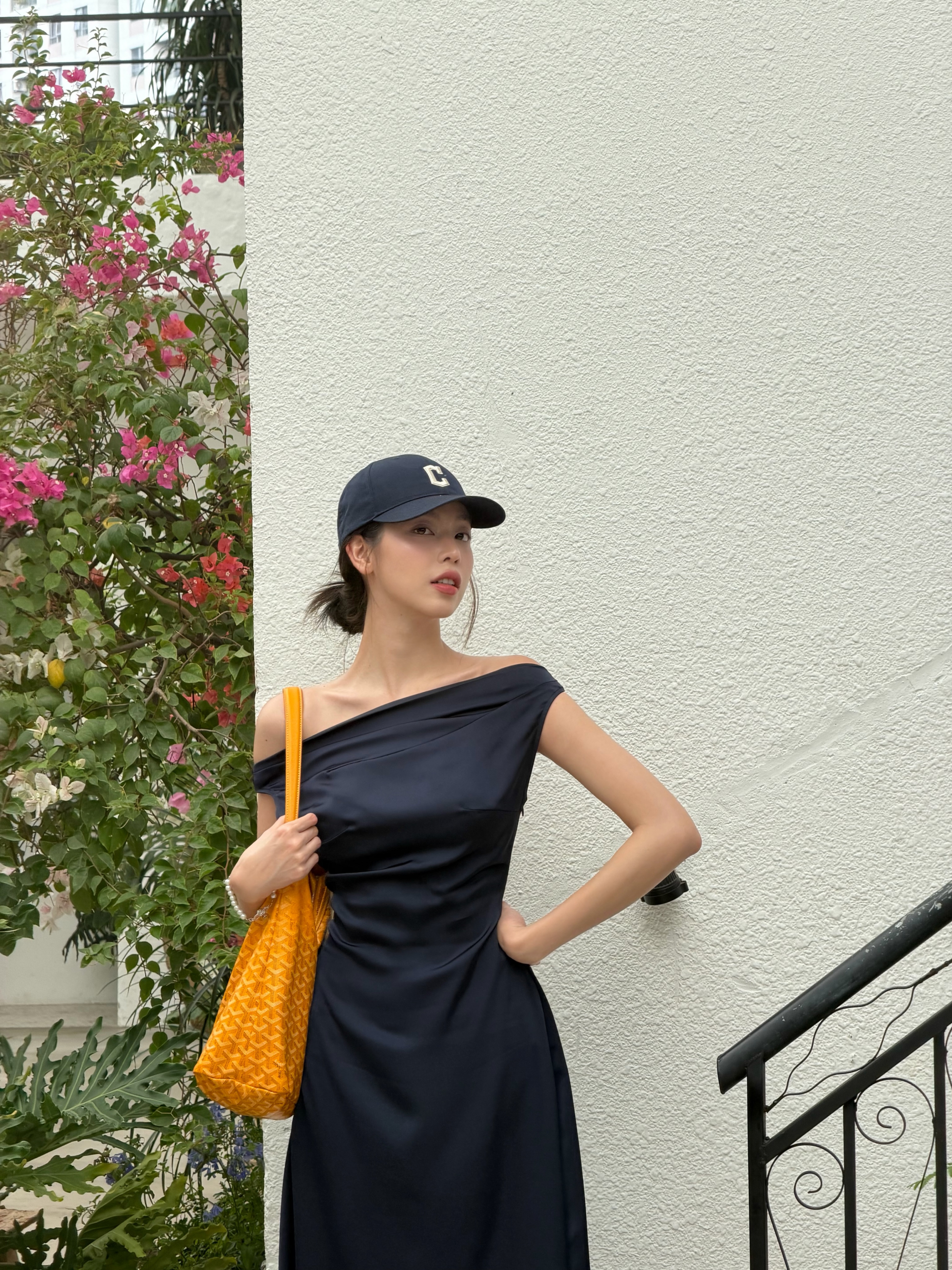 Hoa hậu Thanh Thủy liên tục xuất hiện bên hội bạn Trấn Thành, hé lộ dấu hiệu hợp tác mới
