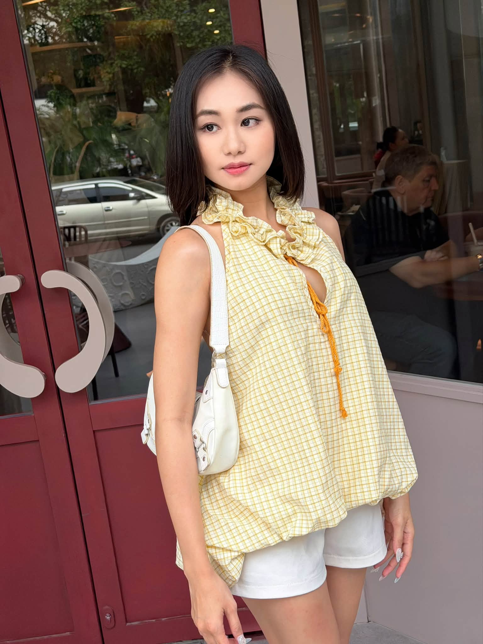 Diện mạo khác lạ thời tóc ngắn của diễn viên Ngân Hòa